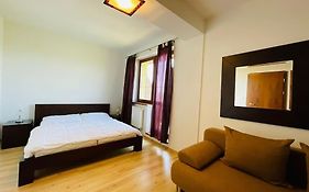 Spacious Apartment With Beautiful View